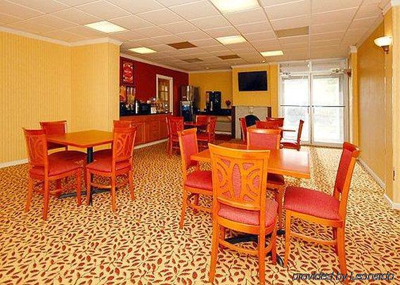 Inn At Монтиселло Экстерьер фото